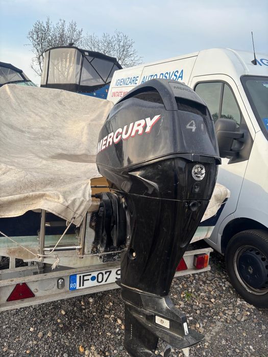 Vand barca open cu peridoc si motor