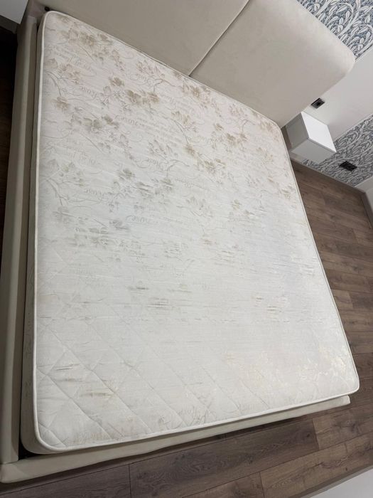 Продам матрас 220-180 б/у цена 70000.