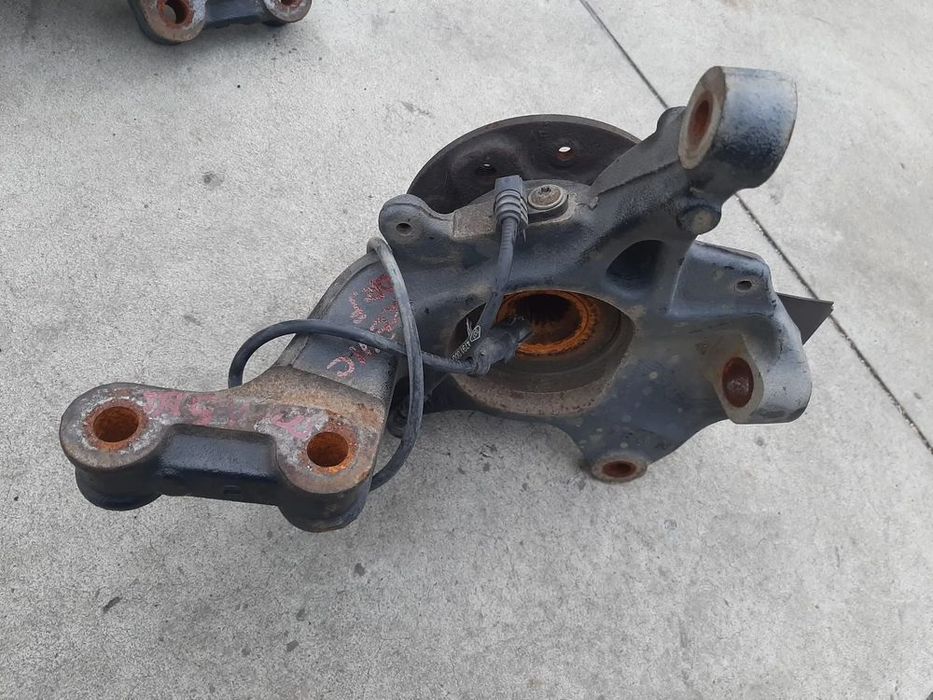 fuzeta dreapta  fata 1.5 dci renault scenic 3