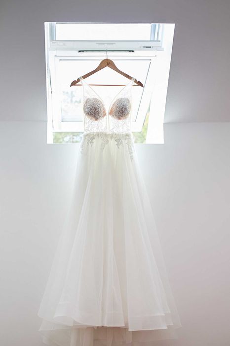 Rochie mireasa tip A-line