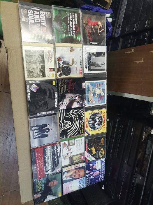 Cd uri Cd player muzica brahms etc