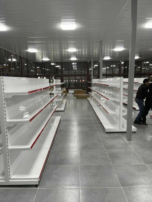 стеллажи витрины металлические
