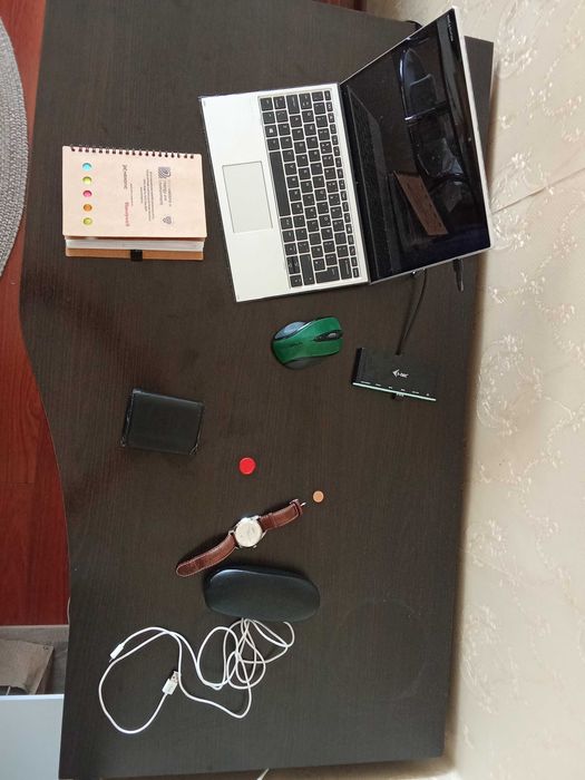 Компютърно бюро/офис