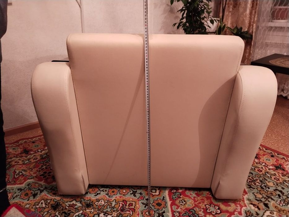 Кресло в гостиную для отдыха