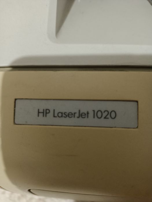 Продам  принтер HP LaserJet 1020