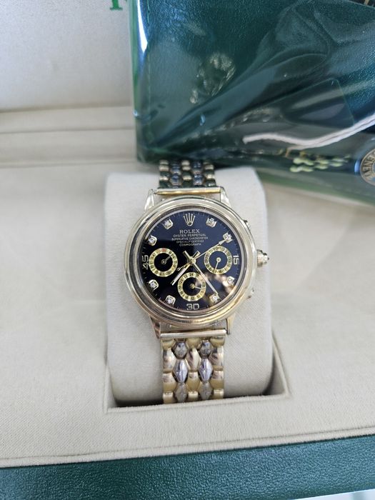 Золотые часы ролекс  с браслетом 585 пробы
Унисекс модель
В среднем ди