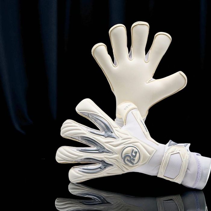 Нови вратарски ръкавици