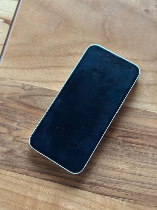 iPhone 13, в отлично състояние