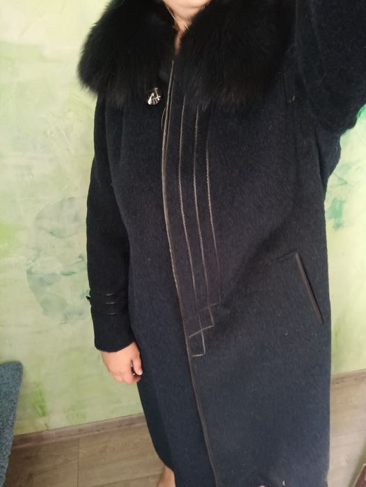 Продам осенее-зимнее пальто