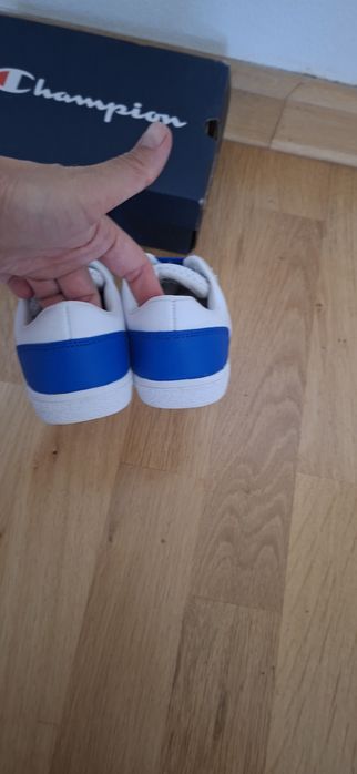 Adidasi Champion 27