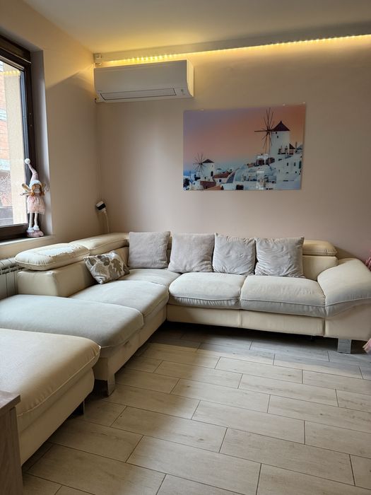 Ъглов диван с функцуя сън, табуретката е подвижна