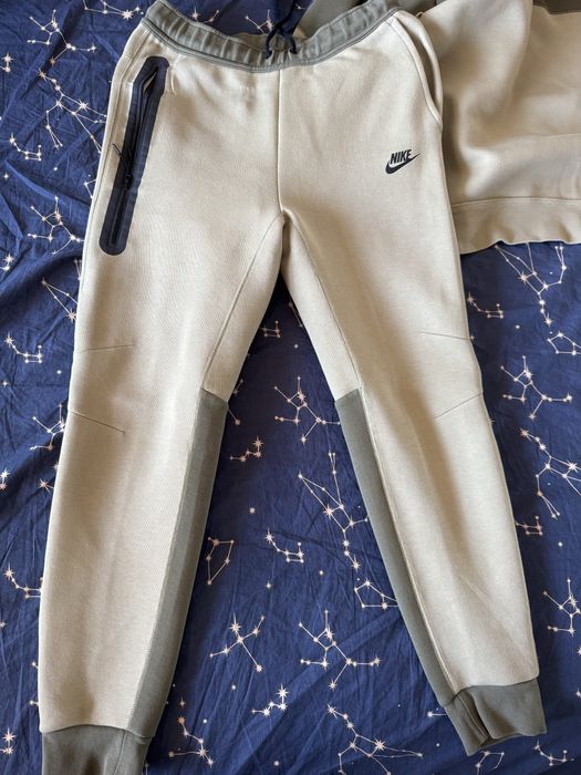 trening nike marimea M  pantaloni si geaca