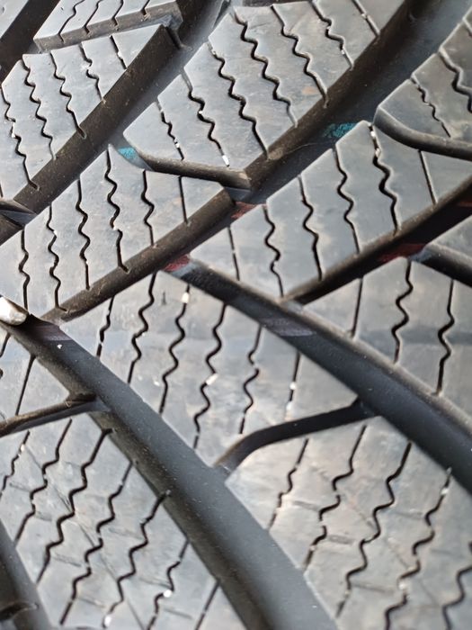 Гуми 205/60/16 Семперит