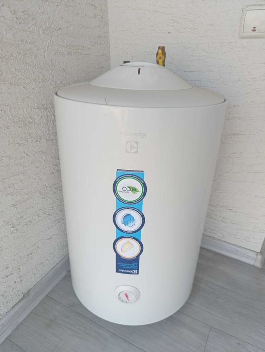 Водонагреватель Electrolux