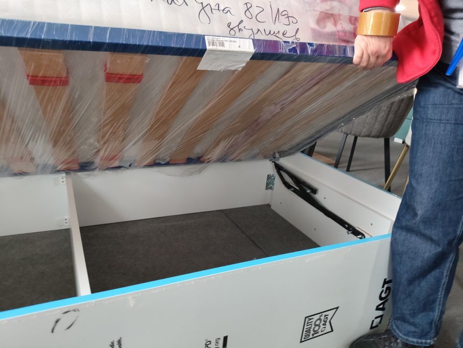 НОВО! НОВО! НОВО! Легло 200/90 материал mdf 18мм., бял гланц!