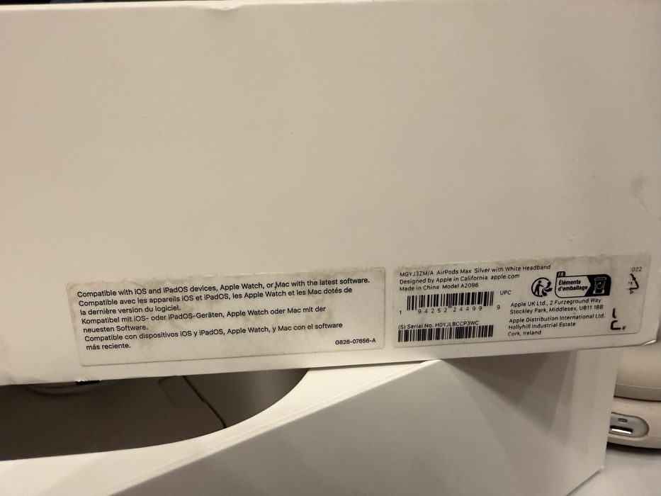 airpods max silver cu husa beige