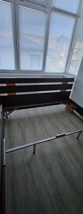 Спалня с две нощни шкафчета