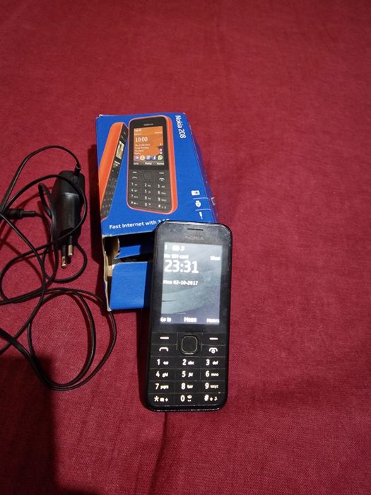 Telefon nokia cu incarcator