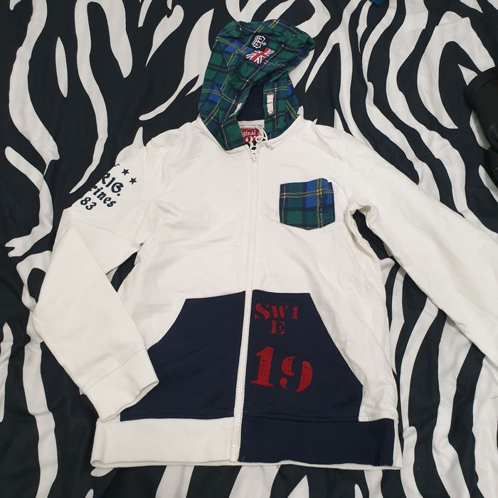 Haine originale si incalțaminte in stare super buna