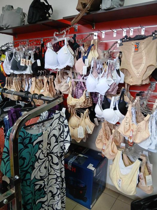 Стока за 18000 с оборудване за магазин