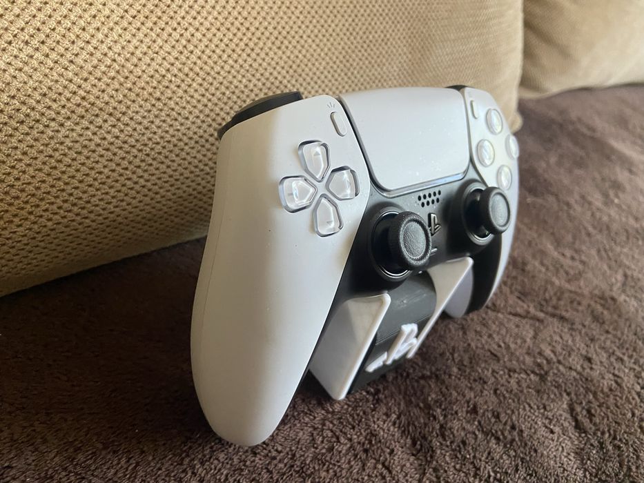 Конзола PlayStation 5 Disc Edition + FIFA 23