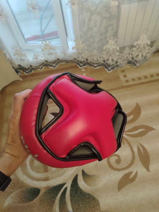 Продам шлем для каратэ