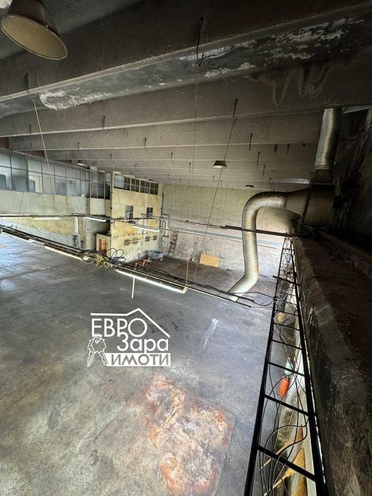 Промишлена сграда с офиси под наем