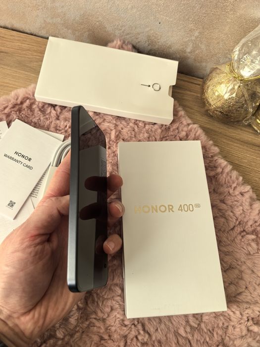 Запечатан в гаранция до 2027 година-Honor 400 с подарък!