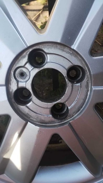 Vand 4 jante/cauciucuri aluminiu (vara) originale 205/55 R16 Renault