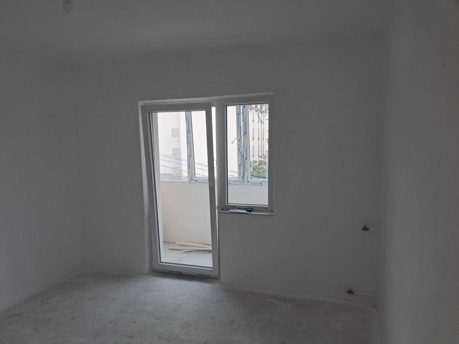 Vand  apartament  PC 3 camere, 2 bai, 2 balcoane