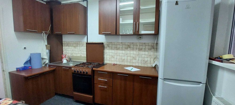 Apartament cu 3 camere decomandat, zona Tactorul