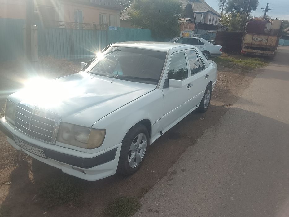Mercedes-Benz W124 срочьно