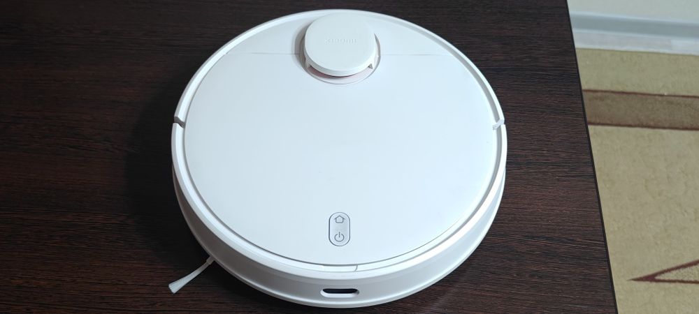 Продам робот-пылесос в отличном состояне