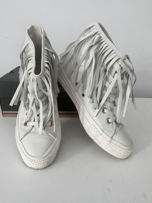 Converse кецове с ресни