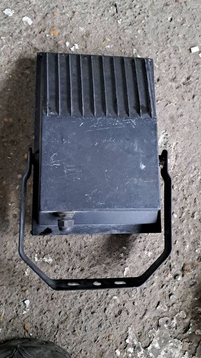 Телевизор Панасоник,прахосмукачка ЕТА и лампи