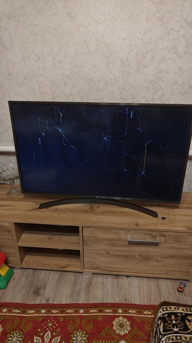 Продам телевизор Lg