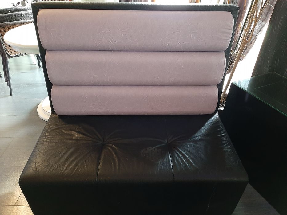 Бар маси,бар столове,дивани ,маси и столове от неработещо кафе.