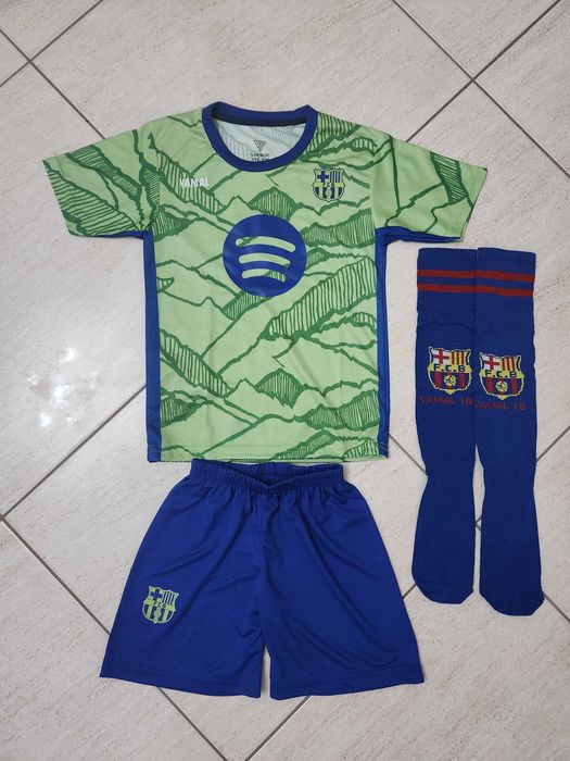 Зелен резервен Екип Ламин Ямал 10 с Чорапи Барселона, детско 26