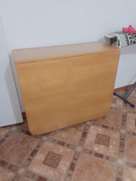 Продам стол книжка