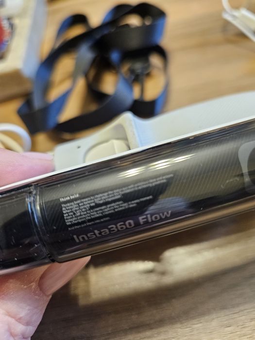 Insta 360 Flow. Model CINSABBA