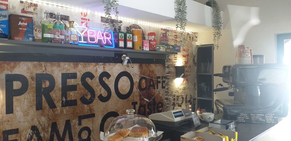 Afacere la cheie  caffe-bar zona Republicii