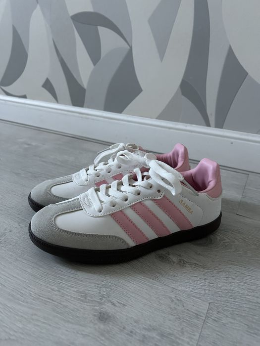 Продам кроссовки adidas