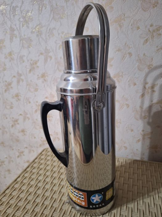 Термос почти новый.