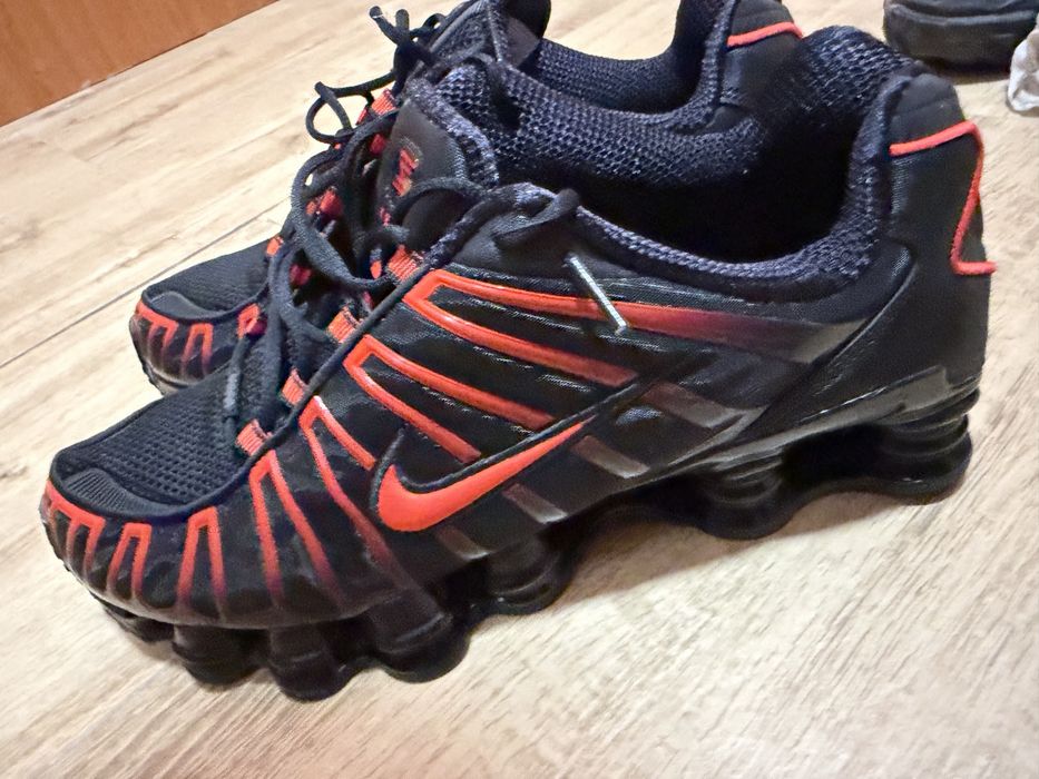 Продавам nike shox