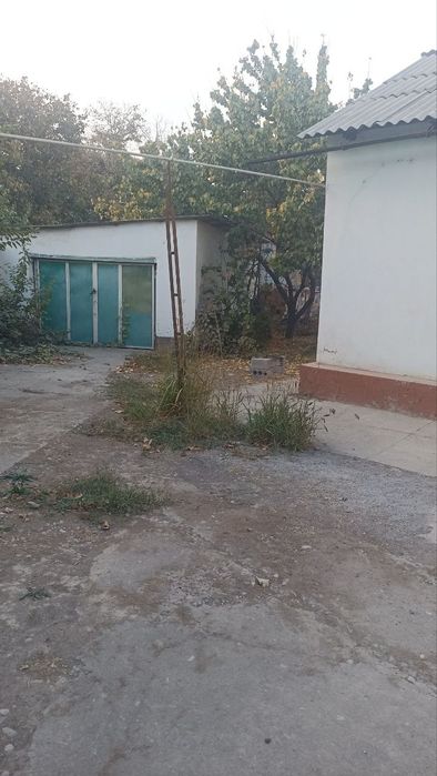 Дом продаётся 20 соток 4комната,гараж,времянка