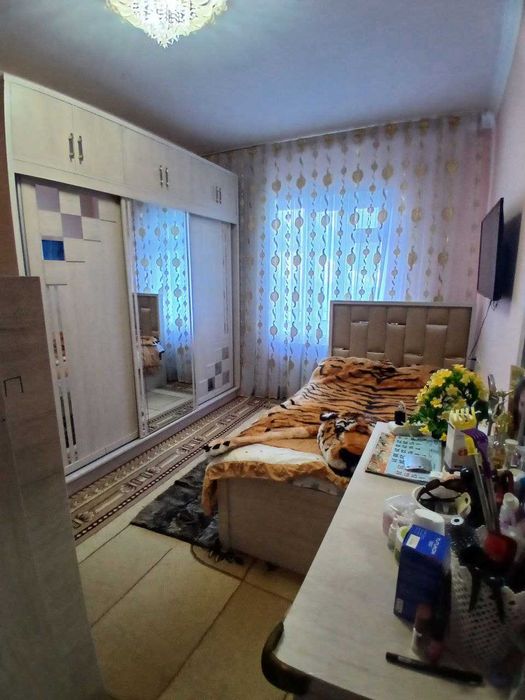 4 xonali uy sotiladi