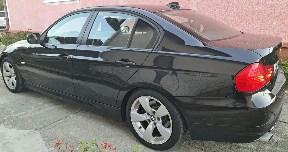 Vând Bmw seria 3 E90 facelift
