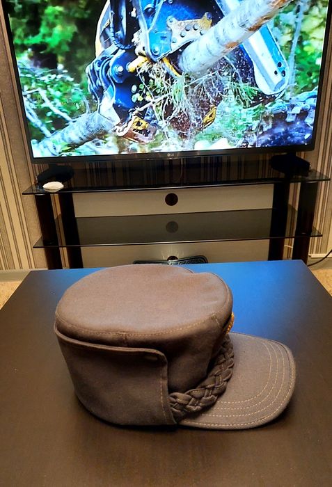 Продам форменный оригинальный  головной убор.