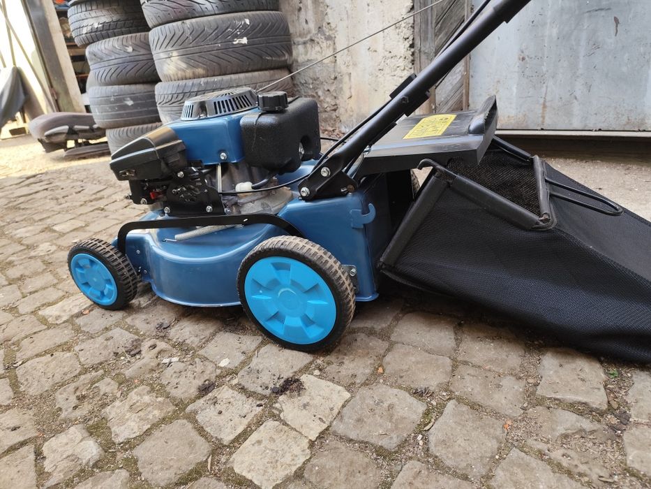 Самоходна бензинова косачка