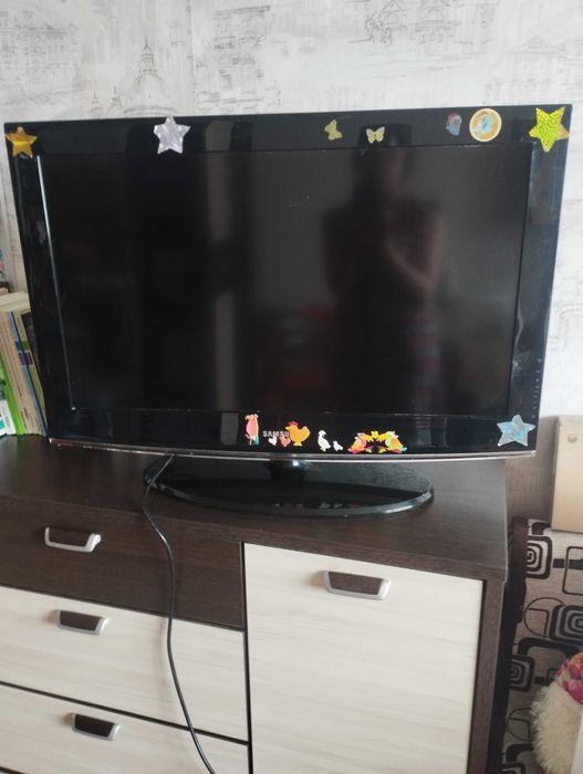 Телевизор Samsung, диагональ 80 см